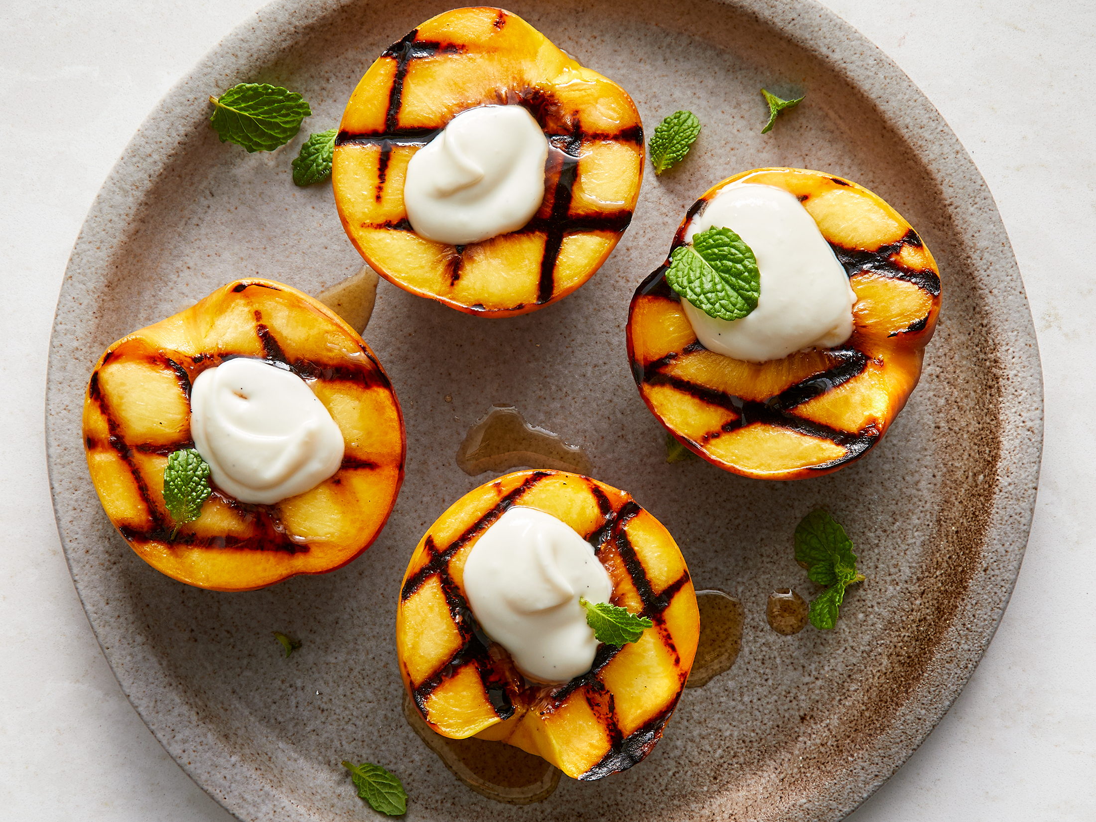 Grilled Peaches With Vanilla Mascarpone